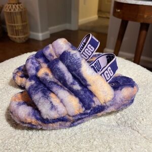 Ugg Slippers UGGS size 6 hard to find color way like new!!